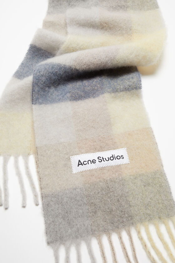 (image for) Chic Mohair checked scarf